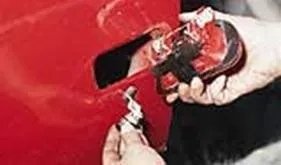 Повна розбирання передніх дверей деу-Нексія (daewoo-nexia) - ремонт і тюнинг автомобілів, автопортал (викруткою знімаємо пружинний) Повна розбирання передніх дверей деу-Нексія (daewoo-nexia) - ремонт і тюнинг автомобілів, автопортал