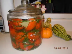 Помідори, фаршировані, мариновані, добові, Ульотна (донська кухня) рецепт з фотографіями (помідори) Помідори, фаршировані, мариновані, добові, Ульотна (донська кухня) рецепт з фотографіями