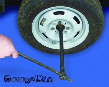 поворотний кулак
