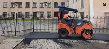 Прилетів до нас чарівник у блакитному вертольоті, столиця на Онего - суспільно-політична