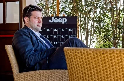 Звикаємо до незвичайного кросоверу jeep cherokee (jeep cherokee) Звикаємо до незвичайного кросоверу jeep cherokee
