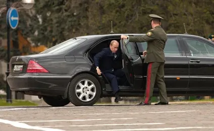 Путін починає виробляти лімузини вУкаіни (виробляти) Путін починає виробляти лімузини вУкаіни
