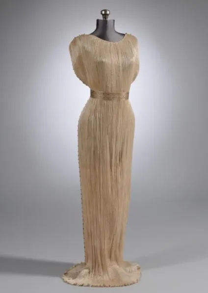 Прямі весільні сукні з мереживом на рукавах, спинці, ліфі (сукня з мереживним верхом) Прямі весільні сукні з мереживом на рукавах, спинці, ліфі