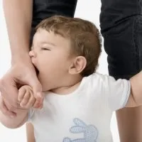 Дитина не любить, б'є тата