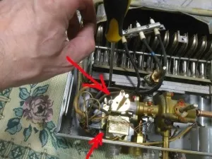 Ремонт газової колонки vektor (вектор) покроково з фото