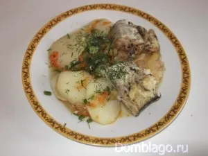 Риба у фользі з картоплею
