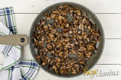 Салат з куркою і грибами маки (салат з куркою) Салат з куркою і грибами маки