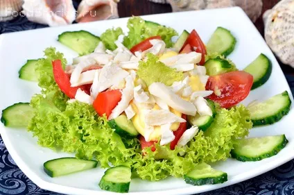 Салат з кальмарами, огірками та помідорами (кальмарами огірками помідорами) Салат з кальмарами, огірками та помідорами
