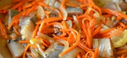 Оселедець по-корейськи - рецепти хе, оселедця з томатною пастою, морквою і цибулею