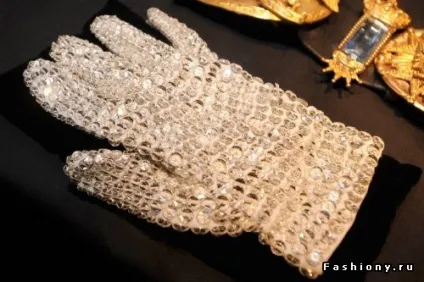 Секрети костюмів Майкла Джексона, сімейний сайт