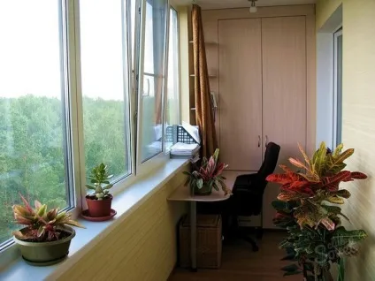 Шафа на балконі, розкіш і затишок