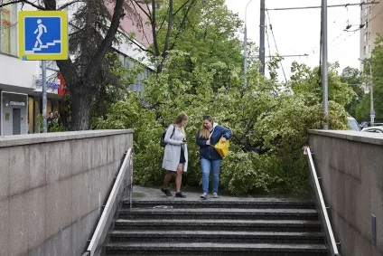 Синоптики попередили мнс про ураган ще в суботу (урагані) Синоптики попередили мнс про ураган ще в суботу