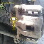 Скрипить колесо, мій лачетті