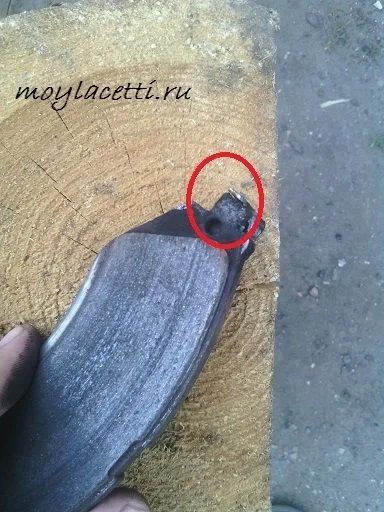 Скрипить колесо, мій лачетті