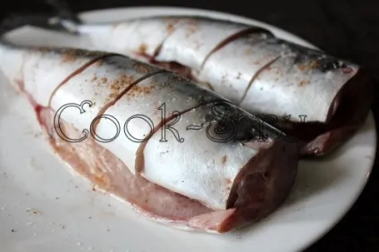 Скумбрія, запечена з лимоном - покроковий рецепт з фото, страви з риби і морепродуктів (скумбрія запечена з лимоном) Скумбрія, запечена з лимоном - покроковий рецепт з фото, страви з риби і морепродуктів