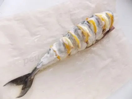 Скумбрія з лимоном, запечена в духовці (риба) Скумбрія з лимоном, запечена в духовці