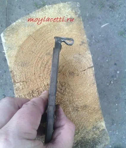 Скрипить колесо, мій лачетті