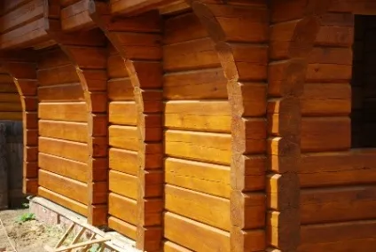 Зруб з напівбруса