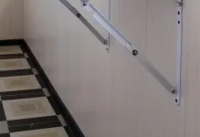 Столик на балкон відкидний і складаний стіл, стільниця своїми руками, фото і креслення, як зробити на (стільниця) Столик на балкон відкидний і складаний стіл, стільниця своїми руками, фото і креслення, як зробити на