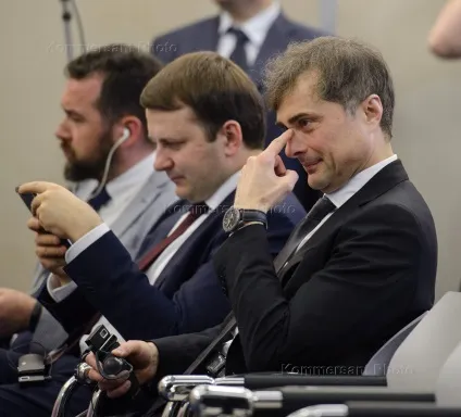 Сурковская пропаганда зжерла його