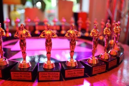 Весілля в стилі «оскар» нюанси і поради, скоро весілля - весільний портал казахстана, все для вашої (стилі) Весілля в стилі «оскар» нюанси і поради, скоро весілля - весільний портал казахстана, все для вашої