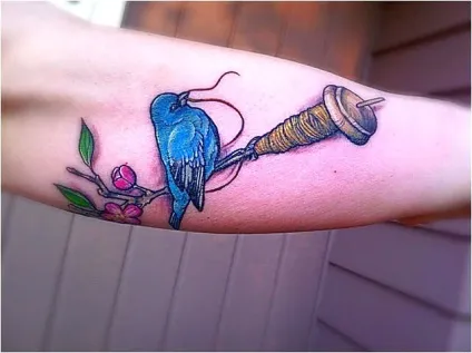 Тату птиці - значення, стилі вираження маленькими птахами - tattoo today (зяблик) Тату птиці - значення, стилі вираження маленькими птахами - tattoo today