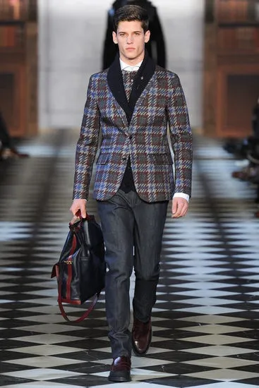Tommy hilfiger, енциклопедія моди (моди) Tommy hilfiger, енциклопедія моди