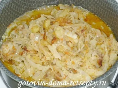 Тушкована картопля з м'ясом і капустою (м'ясом) Тушкована картопля з м'ясом і капустою