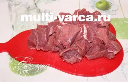 Тушкована яловичина з цибулею в мультиварці (цибуля) Тушкована яловичина з цибулею в мультиварці