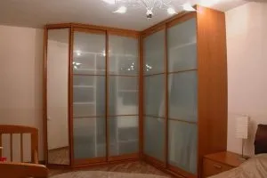 Кутовий шафа купе в спальню фото і розцінки, переваги установки, різновиди та матеріали (вбудований кутовий шафа купе в спальню) Кутовий шафа купе в спальню фото і розцінки, переваги установки, різновиди та матеріали