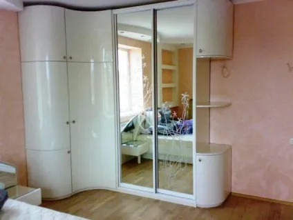 Кутовий шафа купе в спальню фото і розцінки, переваги установки, різновиди та матеріали (кутові шафи купе в спальню дизайн фото) Кутовий шафа купе в спальню фото і розцінки, переваги установки, різновиди та матеріали