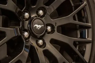 Тест-драйв camaro vs challenger vs mustang машіноманія