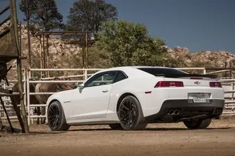 Тест-драйв camaro vs challenger vs mustang машіноманія