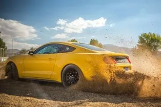Тест-драйв camaro vs challenger vs mustang машіноманія
