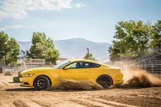 Тест-драйв camaro vs challenger vs mustang машіноманія