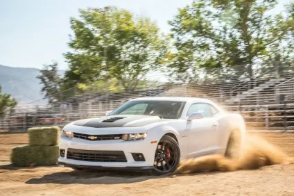 Тест-драйв camaro vs challenger vs mustang машіноманія