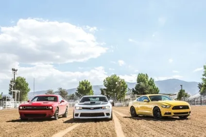 Тест-драйв camaro vs challenger vs mustang машіноманія