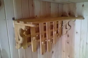 Вішалки з дерева в лазні фото, як самому зробити вішалку і полку для лазні (дерева) Вішалки з дерева в лазні фото, як самому зробити вішалку і полку для лазні