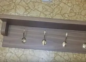 Вішак своїми руками з дерева