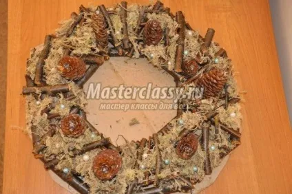 Вінок новорічний своїми руками (новорічний вінок своїми руками крок за кроком) Вінок новорічний своїми руками