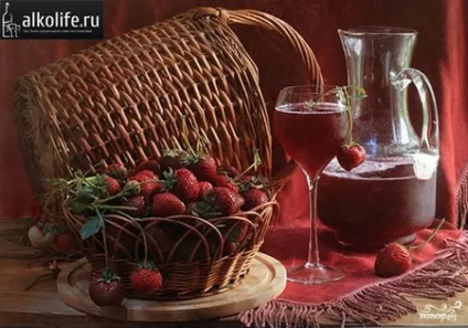 Вино з полуниці в домашніх умовах 2 рецепта (Бутлі перевищив Горловину бутлі) Вино з полуниці в домашніх умовах 2 рецепта