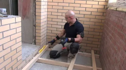 Внутрішнє оздоблення балкона варіанти