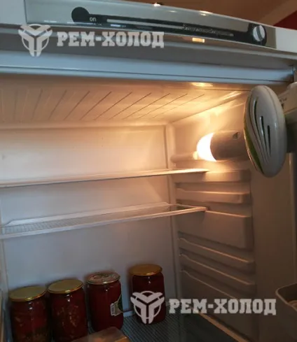 Холодильник перестав морозити
