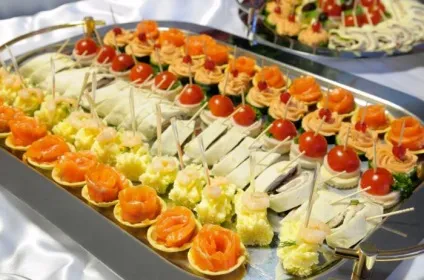Закусочні маленькі бутерброди рецепти приготування (маленькі) Закусочні маленькі бутерброди рецепти приготування