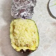 Запечена ананас, фарширований курячим філе і сиром - покроковий рецепт приготування з фото (запечений) Запечена ананас, фарширований курячим філе і сиром - покроковий рецепт приготування з фото