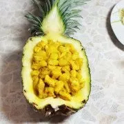 Запечена ананас, фарширований курячим філе і сиром - покроковий рецепт приготування з фото (фарширований ананас) Запечена ананас, фарширований курячим філе і сиром - покроковий рецепт приготування з фото