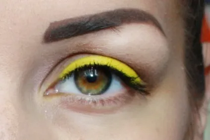 Жовті тіні, ризикнемо тіні mac- chrome yellow відгуки (макіяж очей) Жовті тіні, ризикнемо тіні mac- chrome yellow відгуки