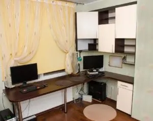 Кутовий комп'ютерної стіл, фото прикладів і варіанти виробів (кутовий) Кутовий комп'ютерної стіл, фото прикладів і варіанти виробів