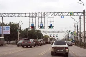 Знак - реверсивний рух - в автомобільній практиці відео