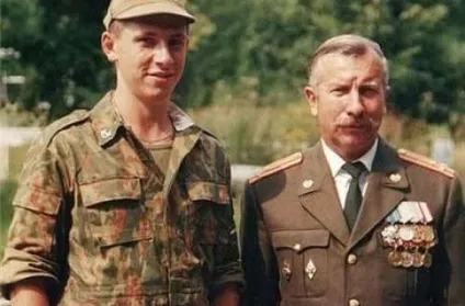 Знаменитості під час служби в армії (26 фото) - Трініксі (радянських) Знаменитості під час служби в армії (26 фото) - Трініксі